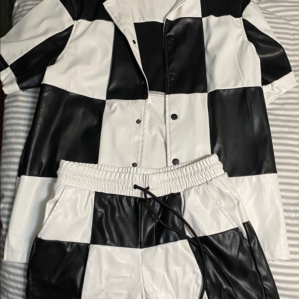 Black and White Checkered Set